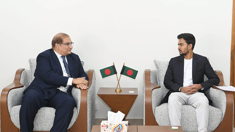 বাংলাদেশ ফুটবল দলকে প্রধান উপদেষ্টার অভিনন্দন